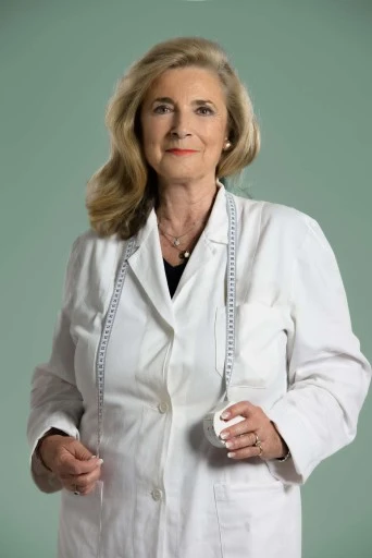 Anna Lista nel suo studio di nutrizionista a Parma